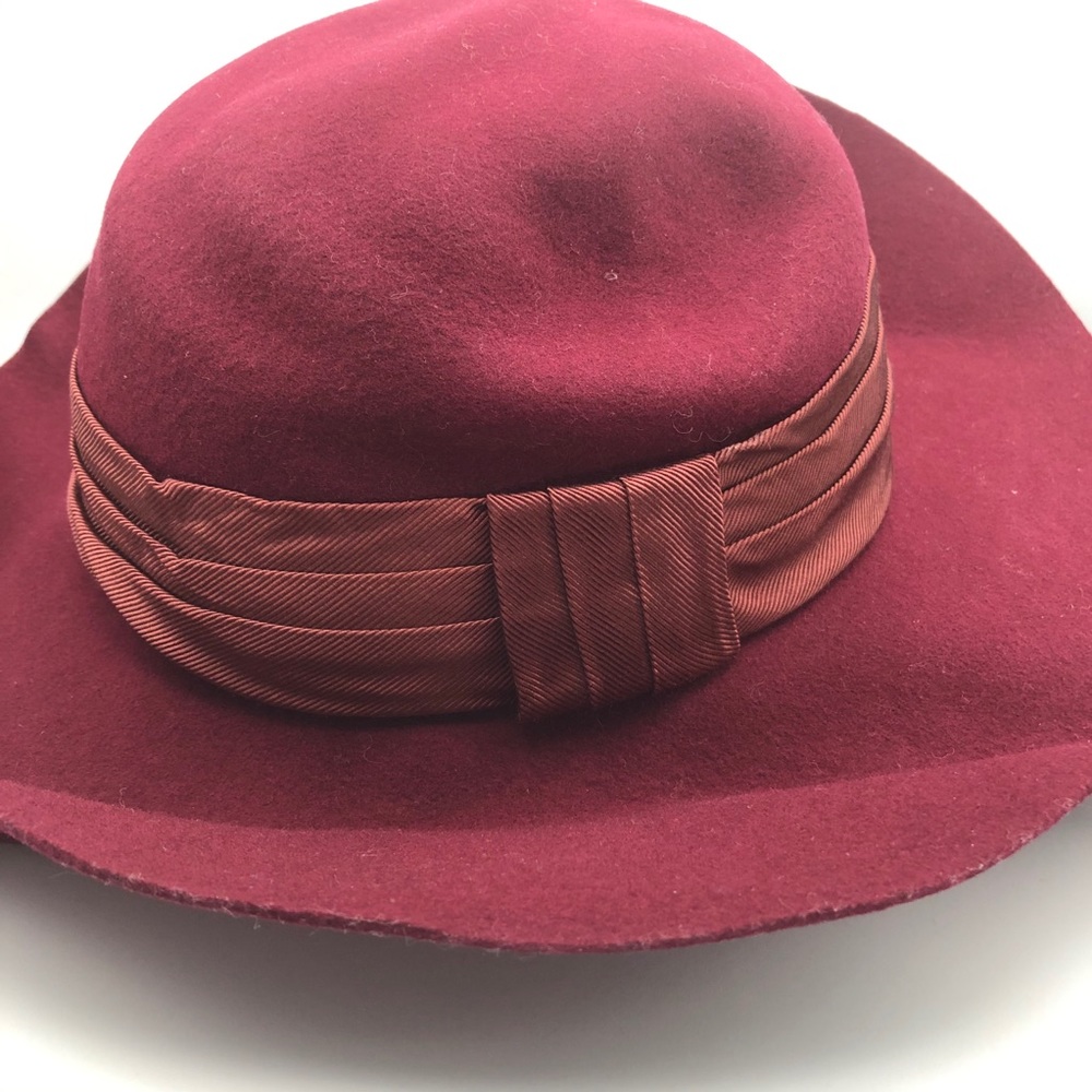 AUTOGRAPH RED VELVET HAT